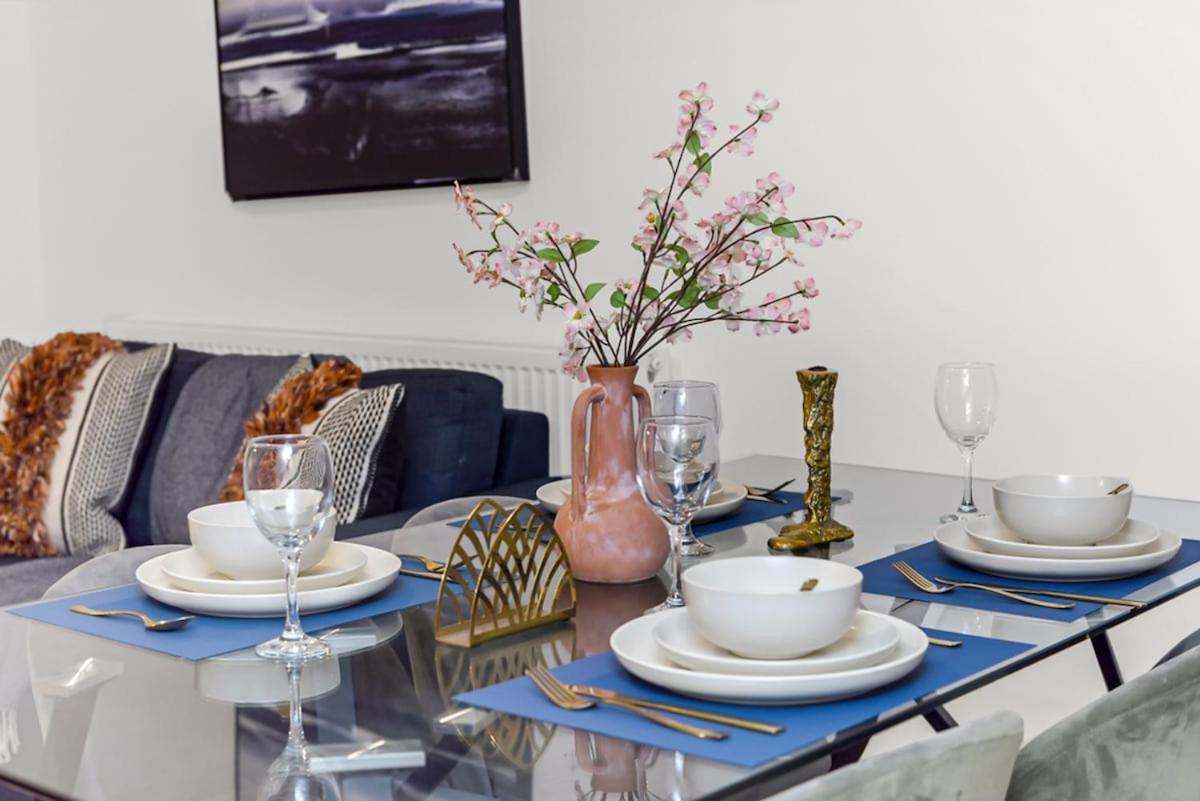 Tranquil 3 Bedroom Escape For Families Or Groups Londra